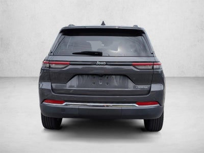 2023 Jeep Grand Cherokee Laredo 4x2