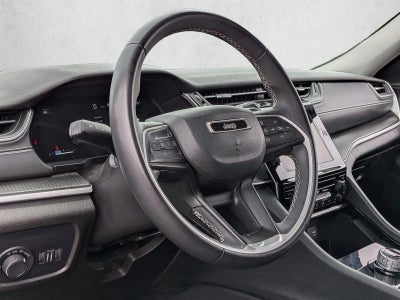 2023 Jeep Grand Cherokee Laredo 4x2