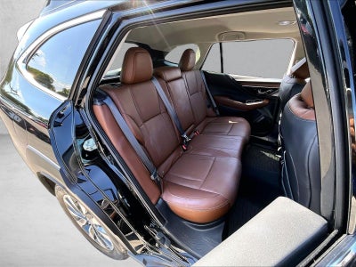 2025 Subaru Outback Touring AWD