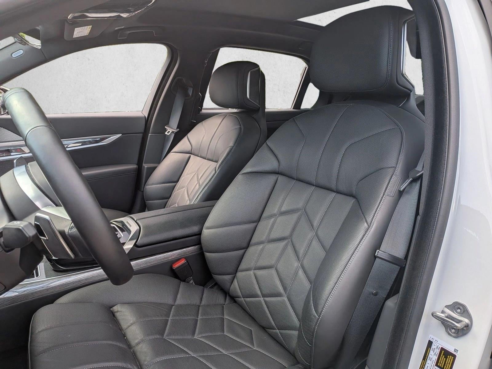 2024 BMW 760i xDrive Sedan