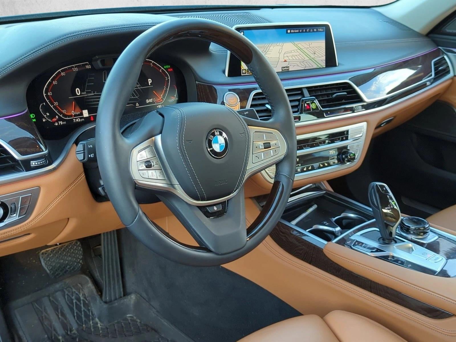 2022 BMW 740i Sedan