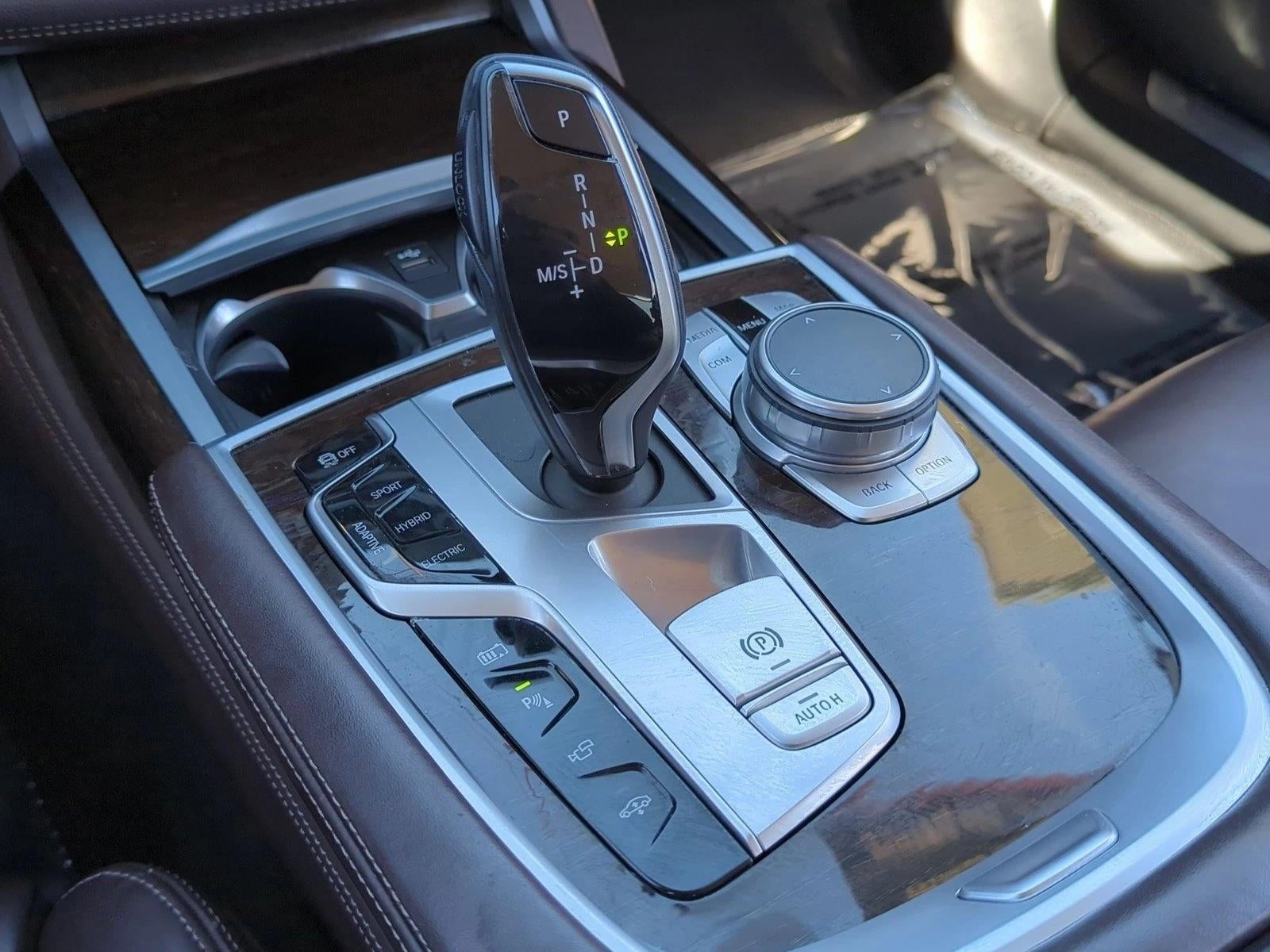 2021 BMW 745e xDrive Plug-In Hybrid