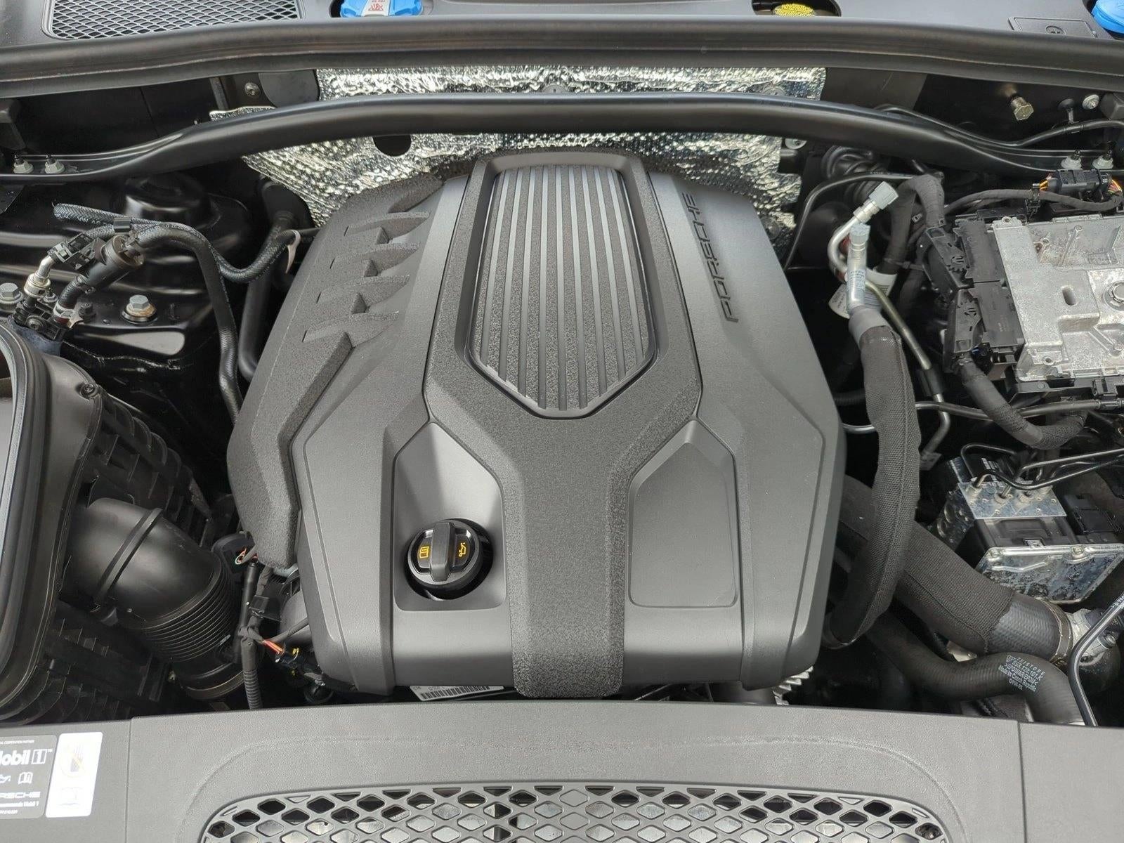 2025 Porsche Macan AWD