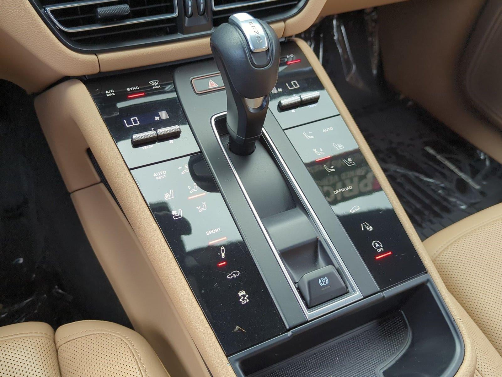 2023 Porsche Macan AWD
