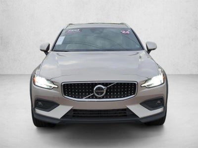 2024 Volvo V60 Cross Country B5 AWD Ultimate