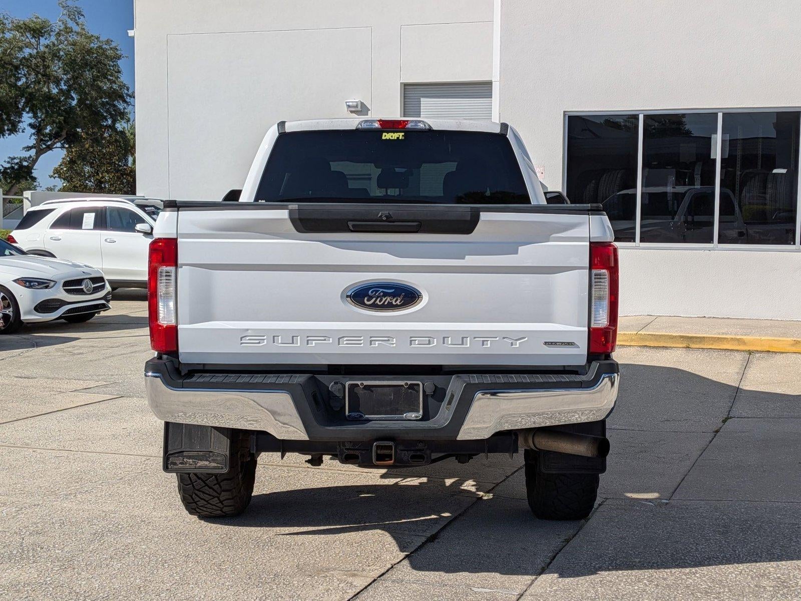2017 Ford Super Duty F-250 SRW XLT 4WD Crew Cab 6.75' Box