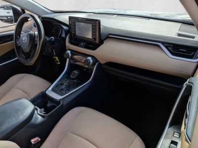 2019 Toyota RAV4 LE FWD (GS)