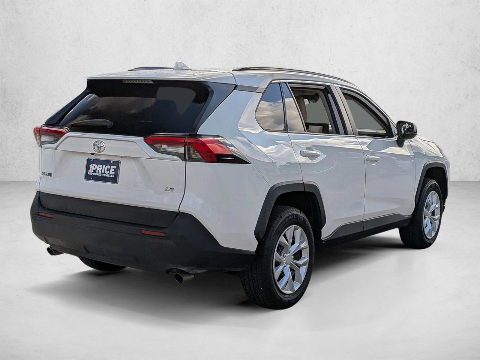 2019 Toyota RAV4 LE FWD (GS)