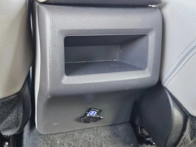 2022 Toyota Camry SE Auto (SE)