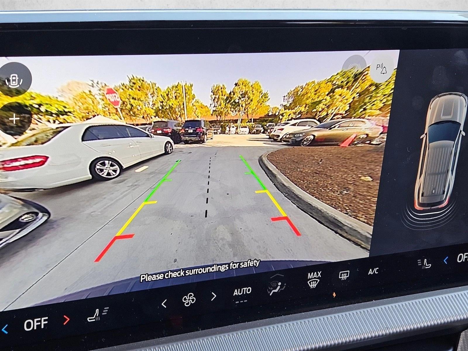 2025 Ford Explorer Active RWD