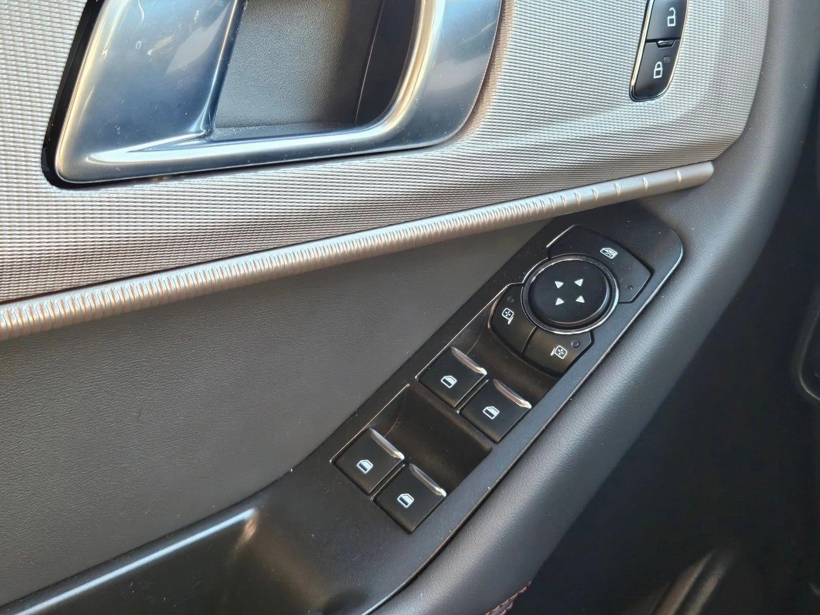 2025 Ford Explorer Active RWD