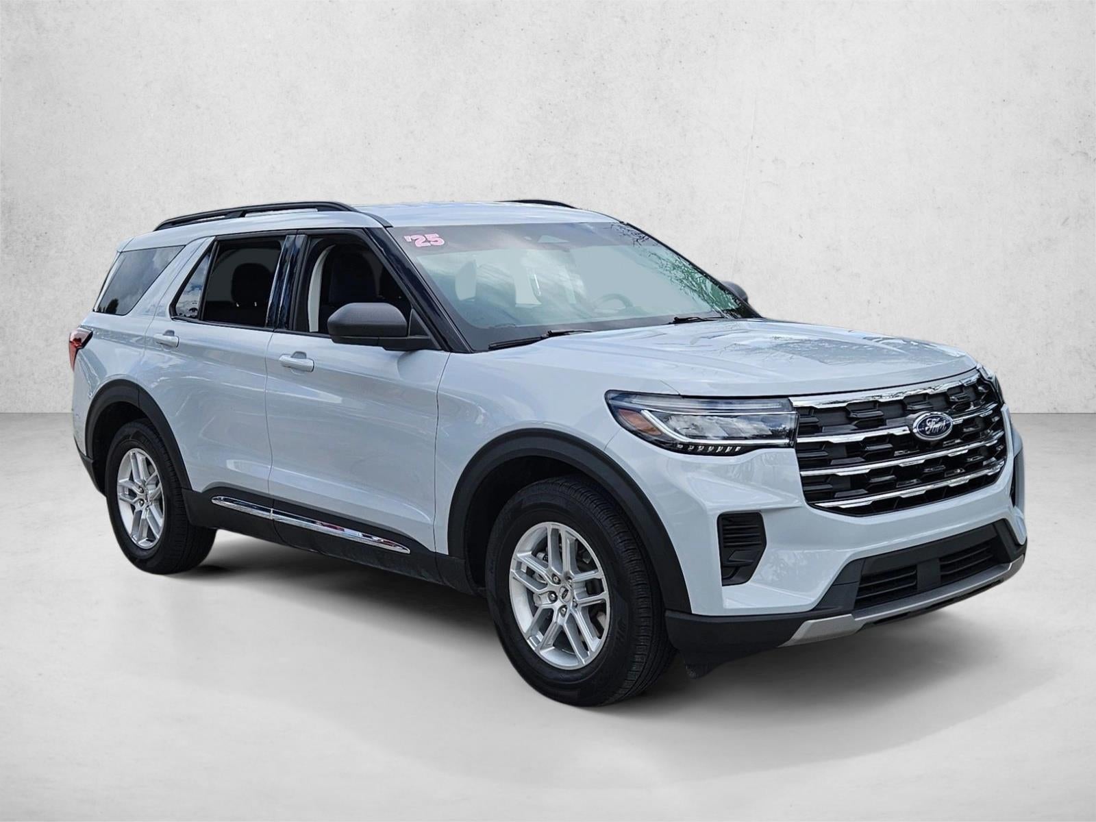 2025 Ford Explorer Active RWD
