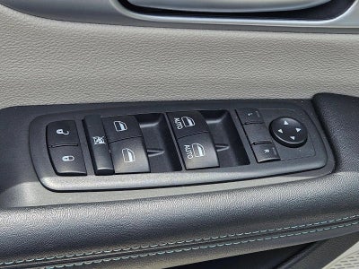 2018 Chrysler Pacifica Hybrid Limited FWD
