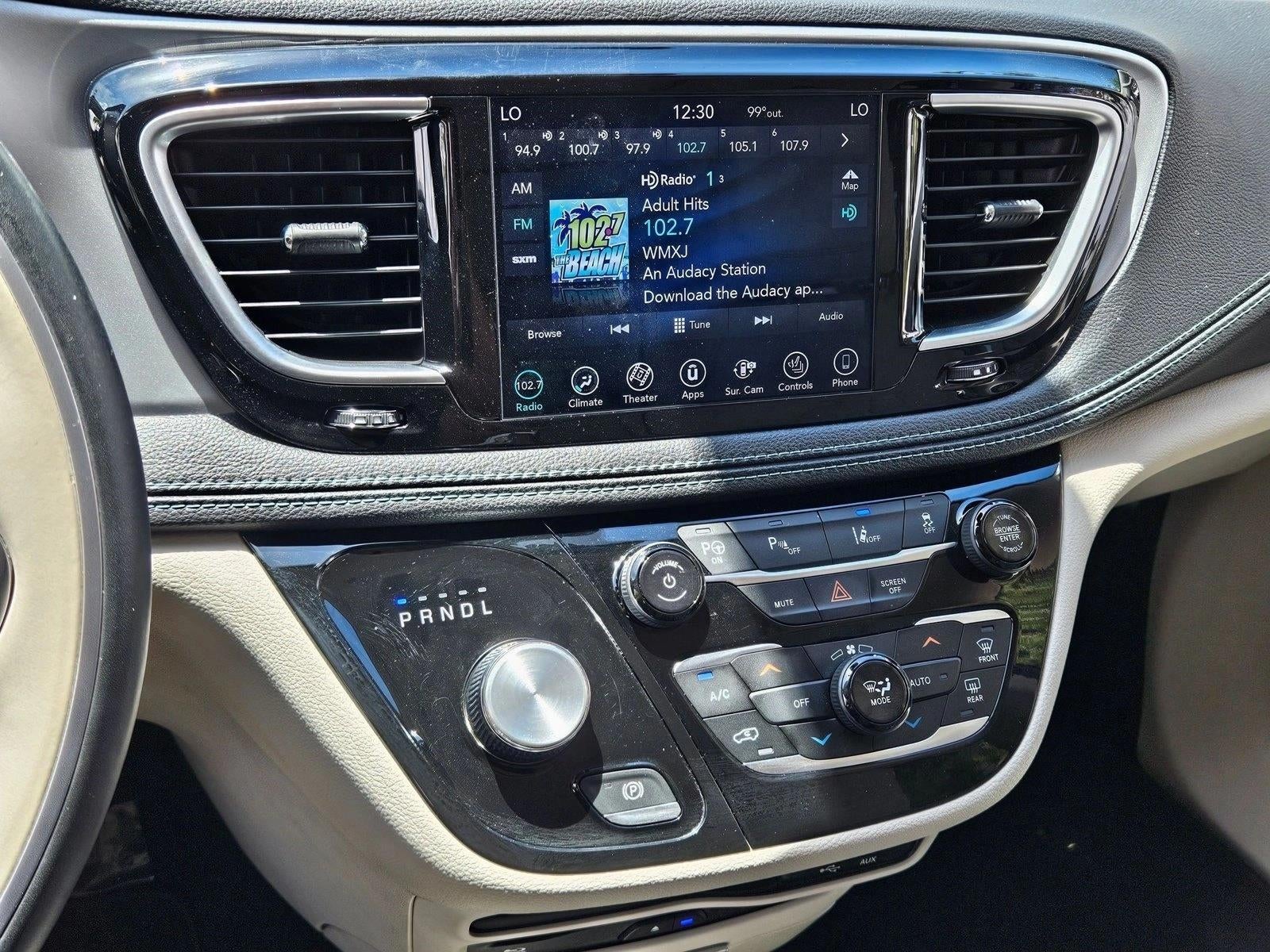 2018 Chrysler Pacifica Hybrid Limited FWD