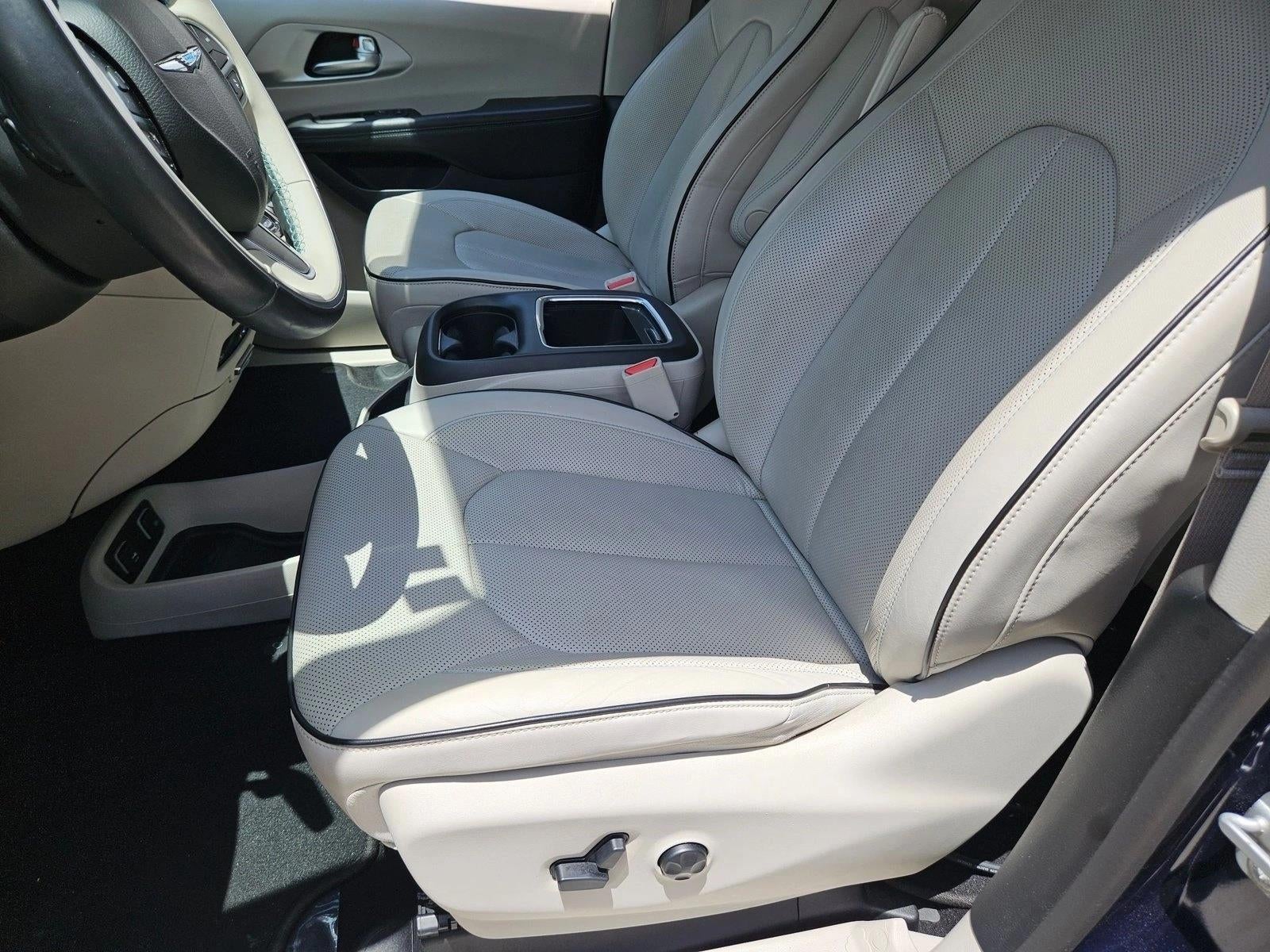 2018 Chrysler Pacifica Hybrid Limited FWD