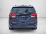 2018 Chrysler Pacifica Hybrid Limited FWD