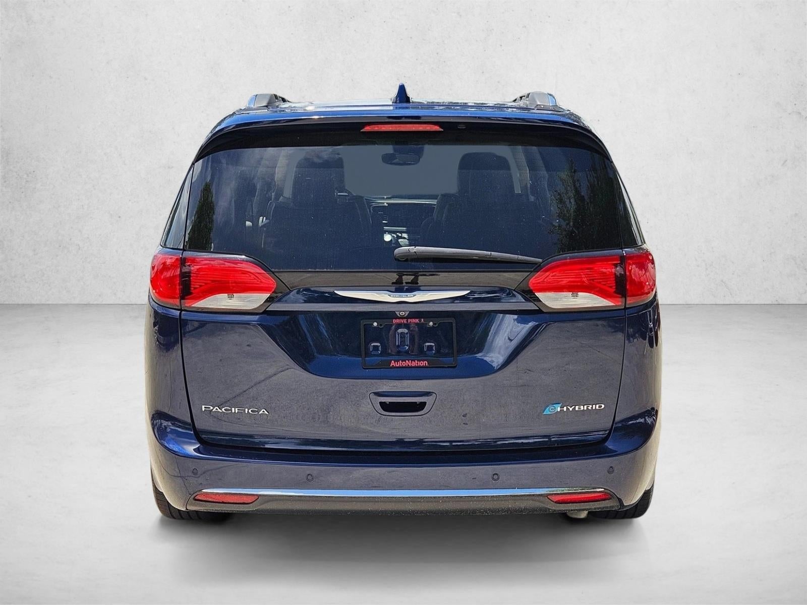 2018 Chrysler Pacifica Hybrid Limited FWD