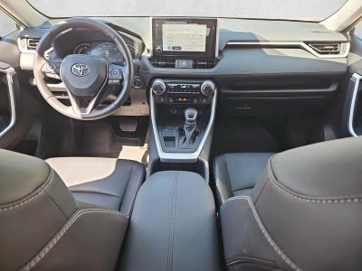 2025 Toyota RAV4 XLE Premium FWD (Natl)