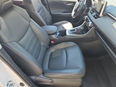 2025 Toyota RAV4 XLE Premium FWD (Natl)