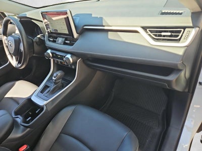 2025 Toyota RAV4 XLE Premium FWD (Natl)
