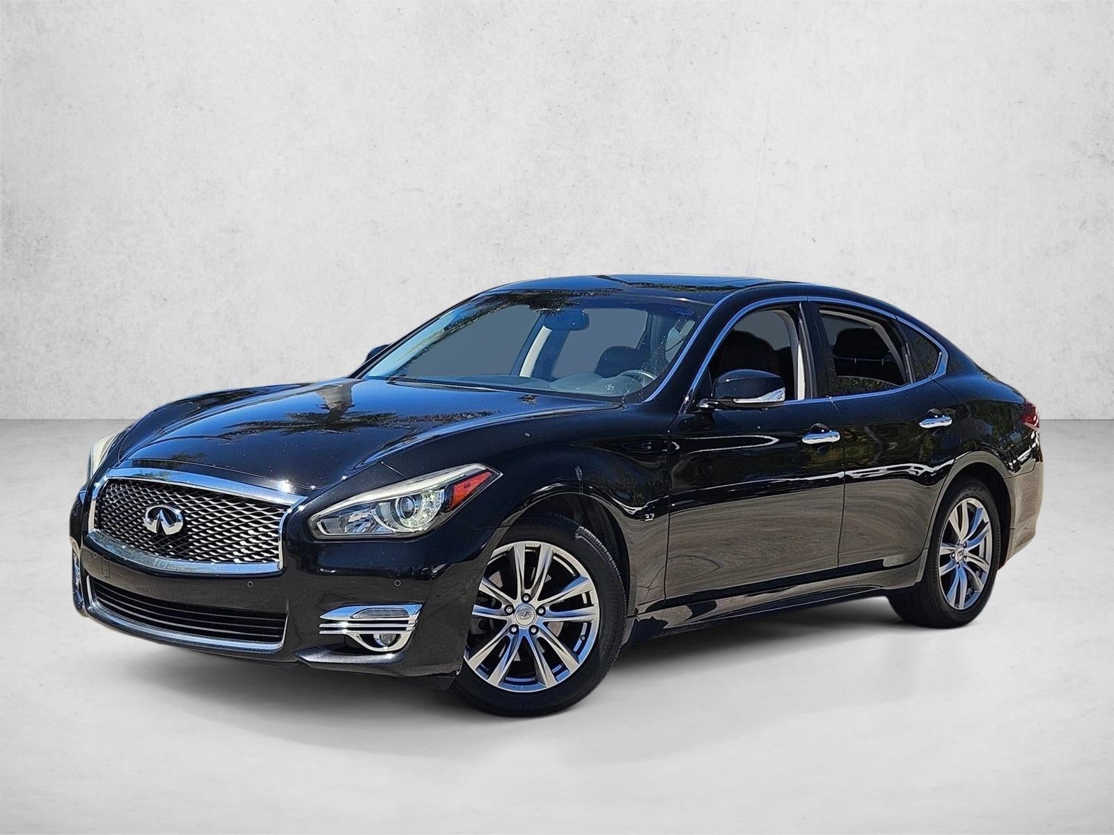 2015 INFINITI Q70 3.7