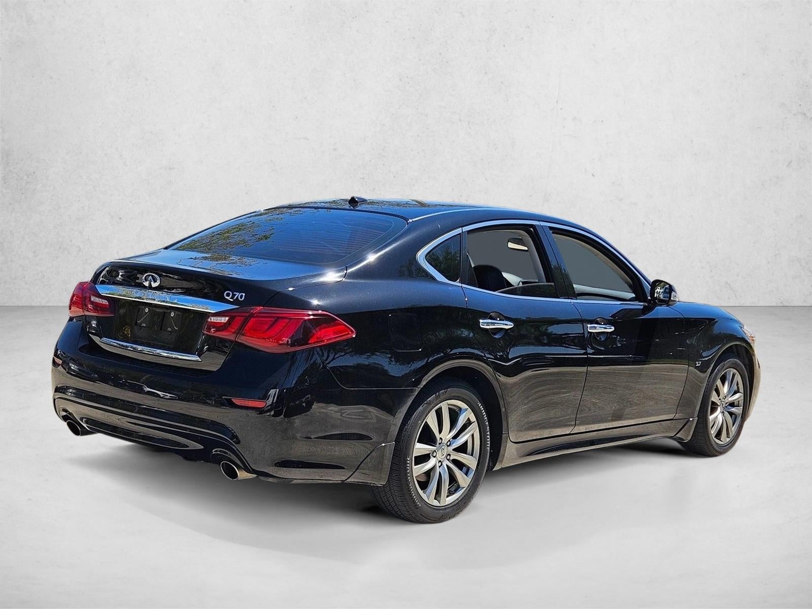 2015 INFINITI Q70 3.7