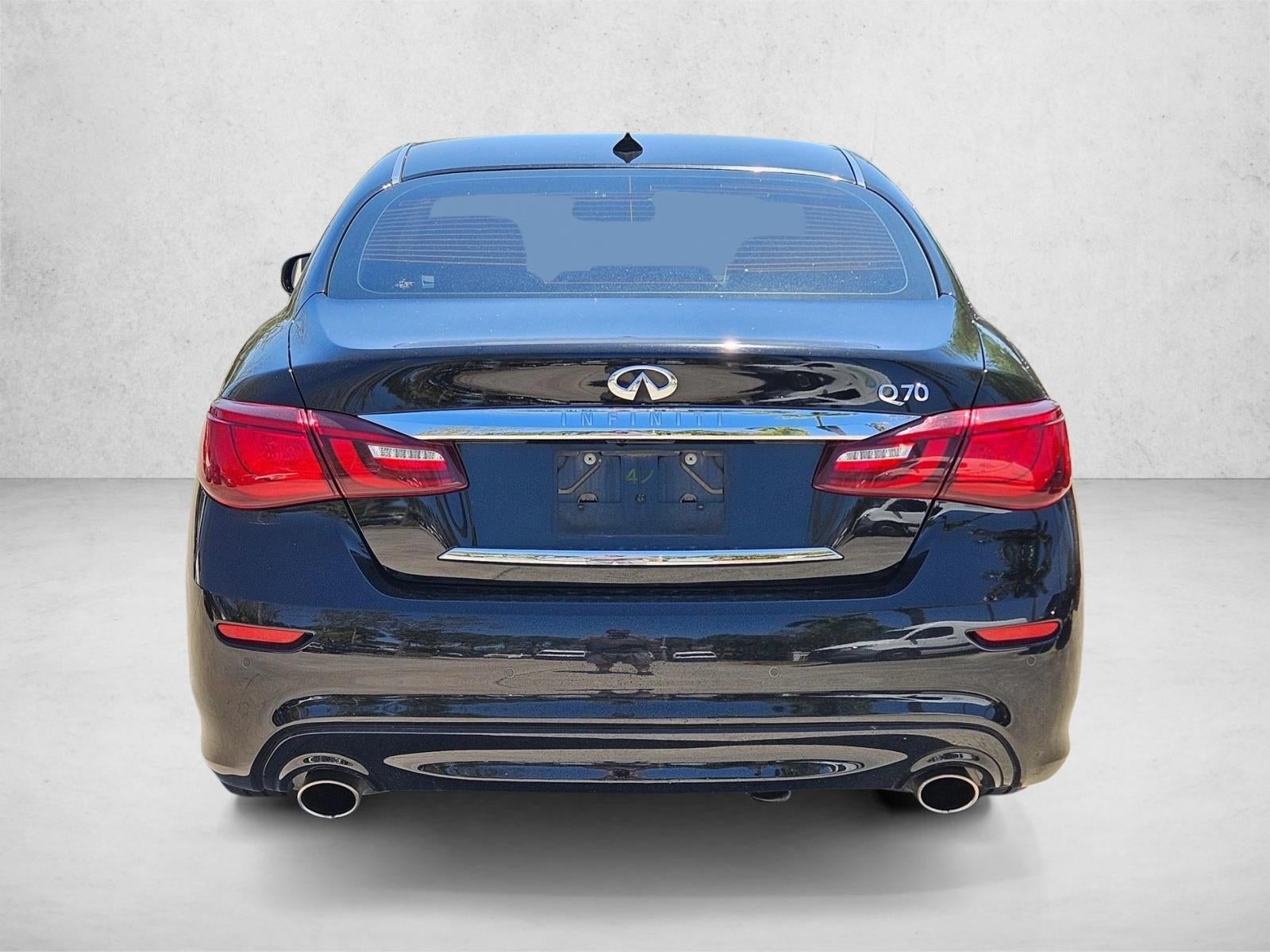 2015 INFINITI Q70 3.7