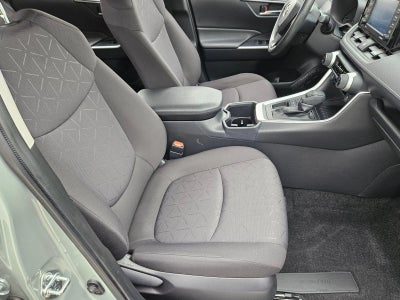 2022 Toyota RAV4 XLE FWD (GS)