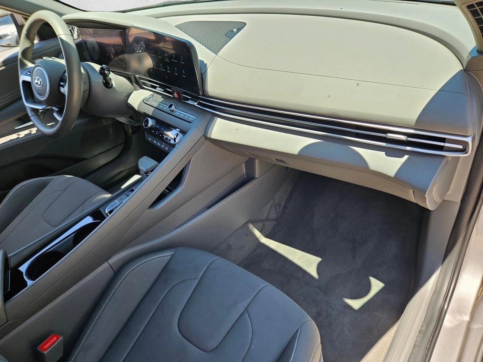 2023 Hyundai ELANTRA SEL IVT