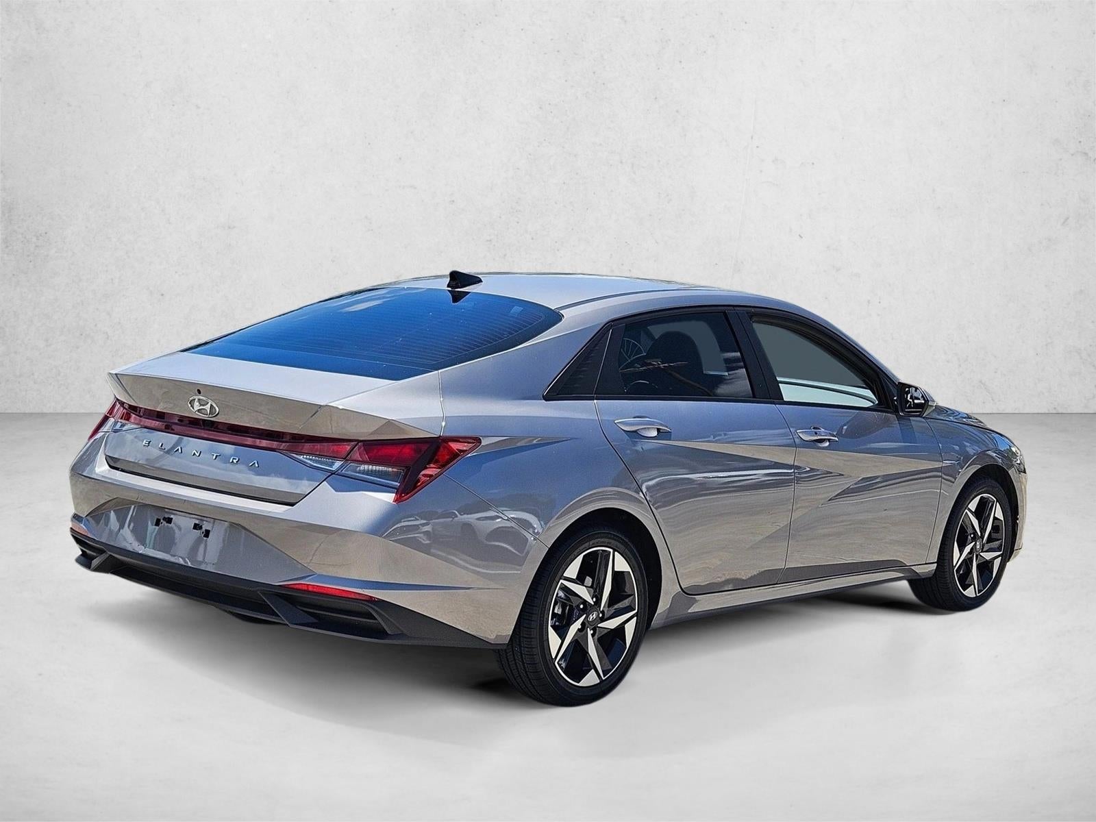 2023 Hyundai ELANTRA SEL IVT