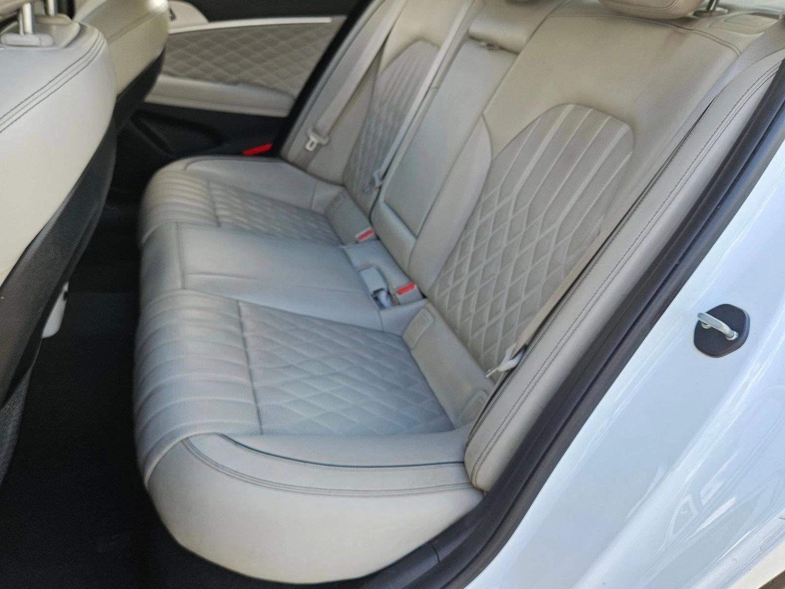 2021 Genesis G70 2.0T RWD