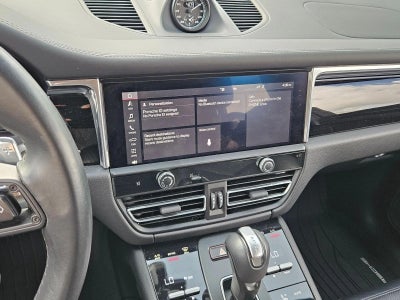 2025 Porsche Macan T AWD