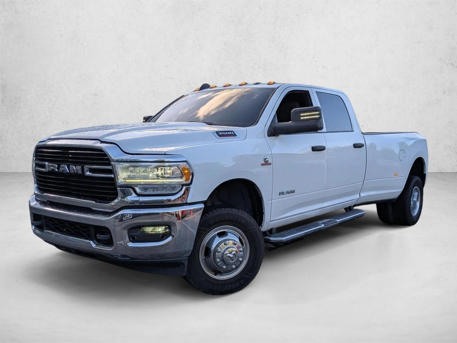 2022 RAM 3500 Tradesman 4x4 Crew Cab 8' Box