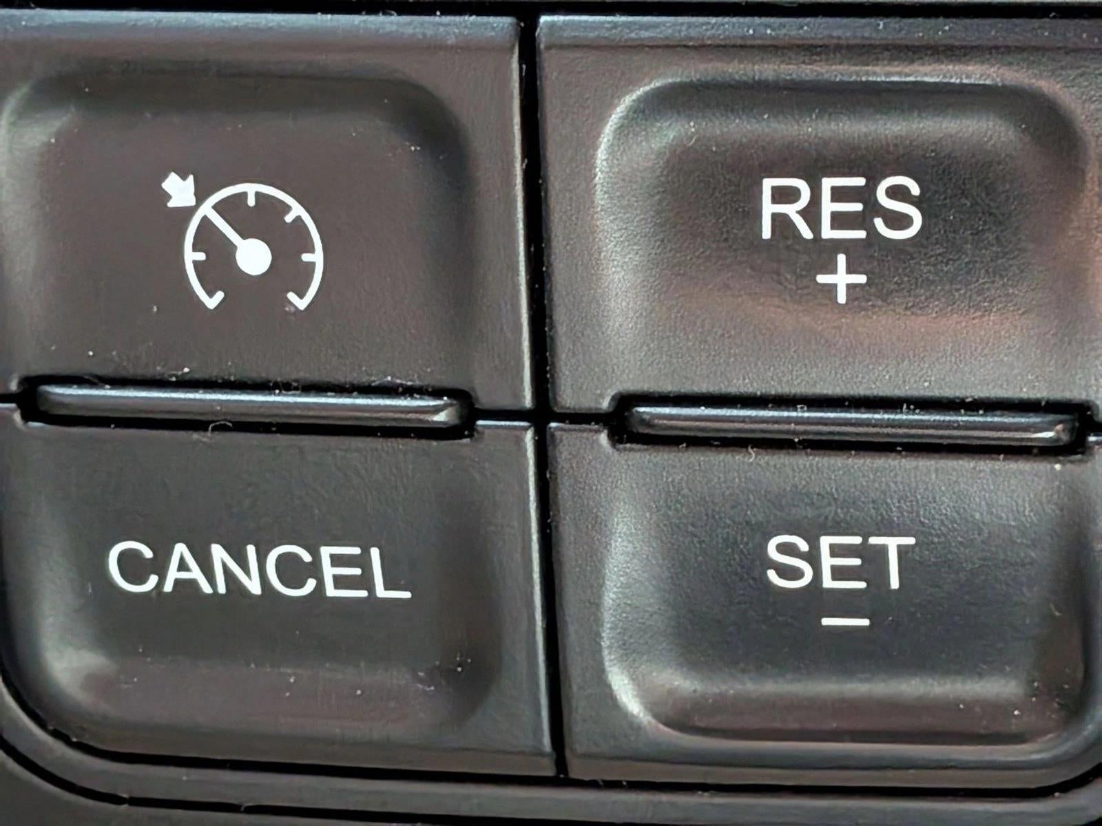 2022 RAM 3500 Tradesman 4x4 Crew Cab 8' Box