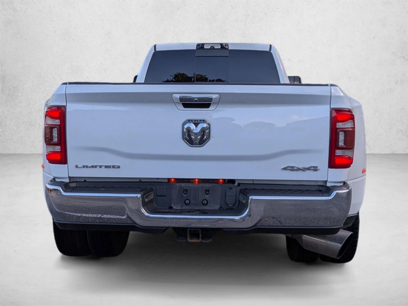 2022 RAM 3500 Tradesman 4x4 Crew Cab 8' Box