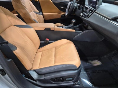 2023 Lexus ES 300h Ultra Luxury FWD
