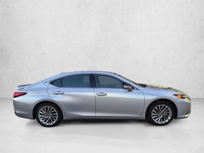 2023 Lexus ES 300h Ultra Luxury FWD