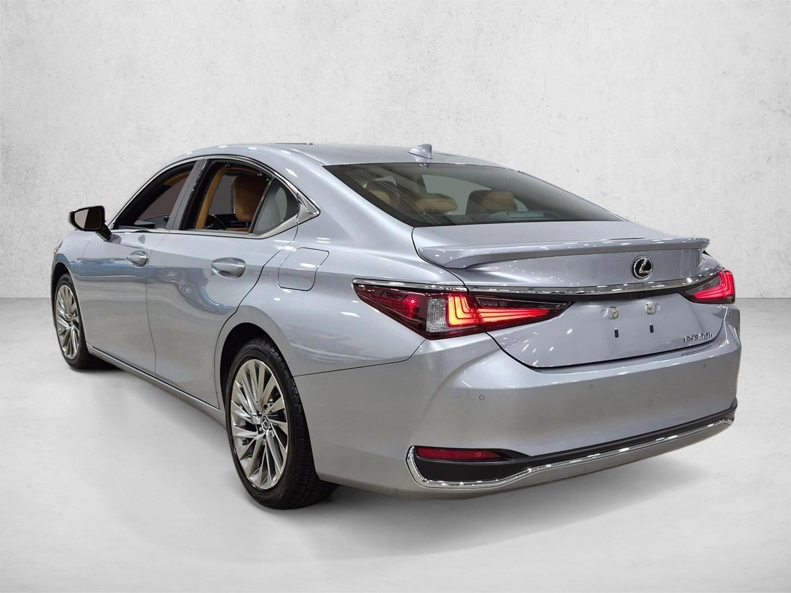 2023 Lexus ES 300h Ultra Luxury FWD