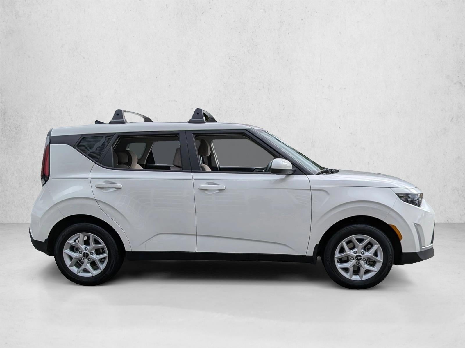 2024 Kia Soul LX IVT