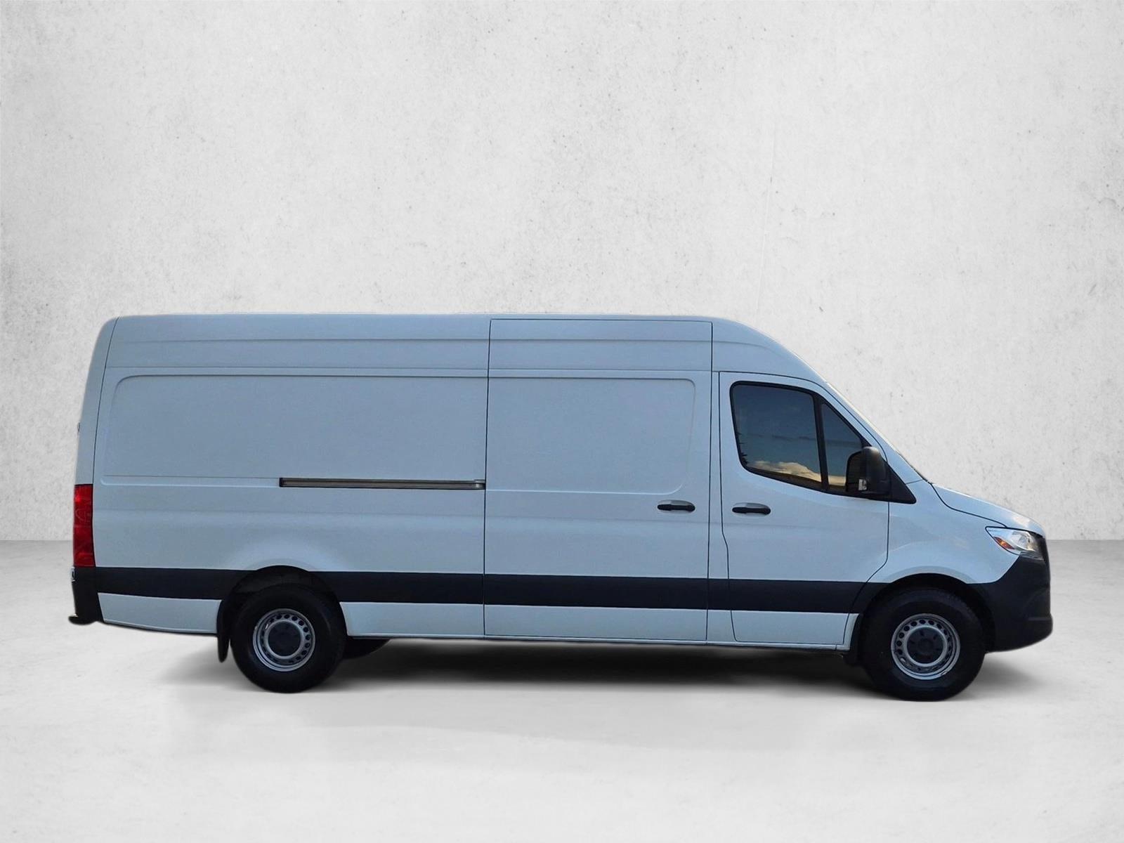 2022 Mercedes-Benz Sprinter Cargo Van 2500 High Roof I4 170" RWD