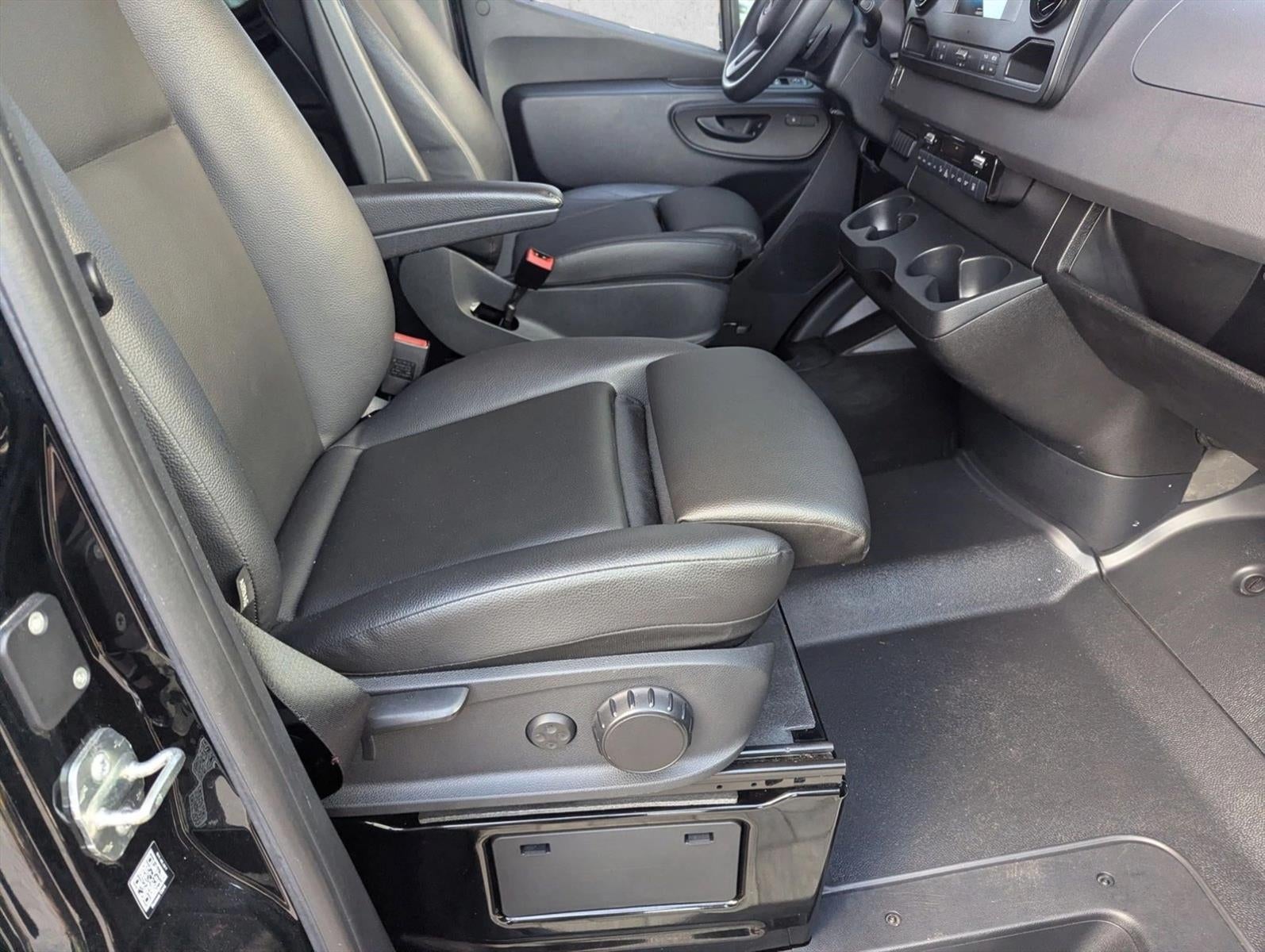 2024 Mercedes-Benz Sprinter Passenger Van 2500 High Roof I4 Diesel HO 170" RWD