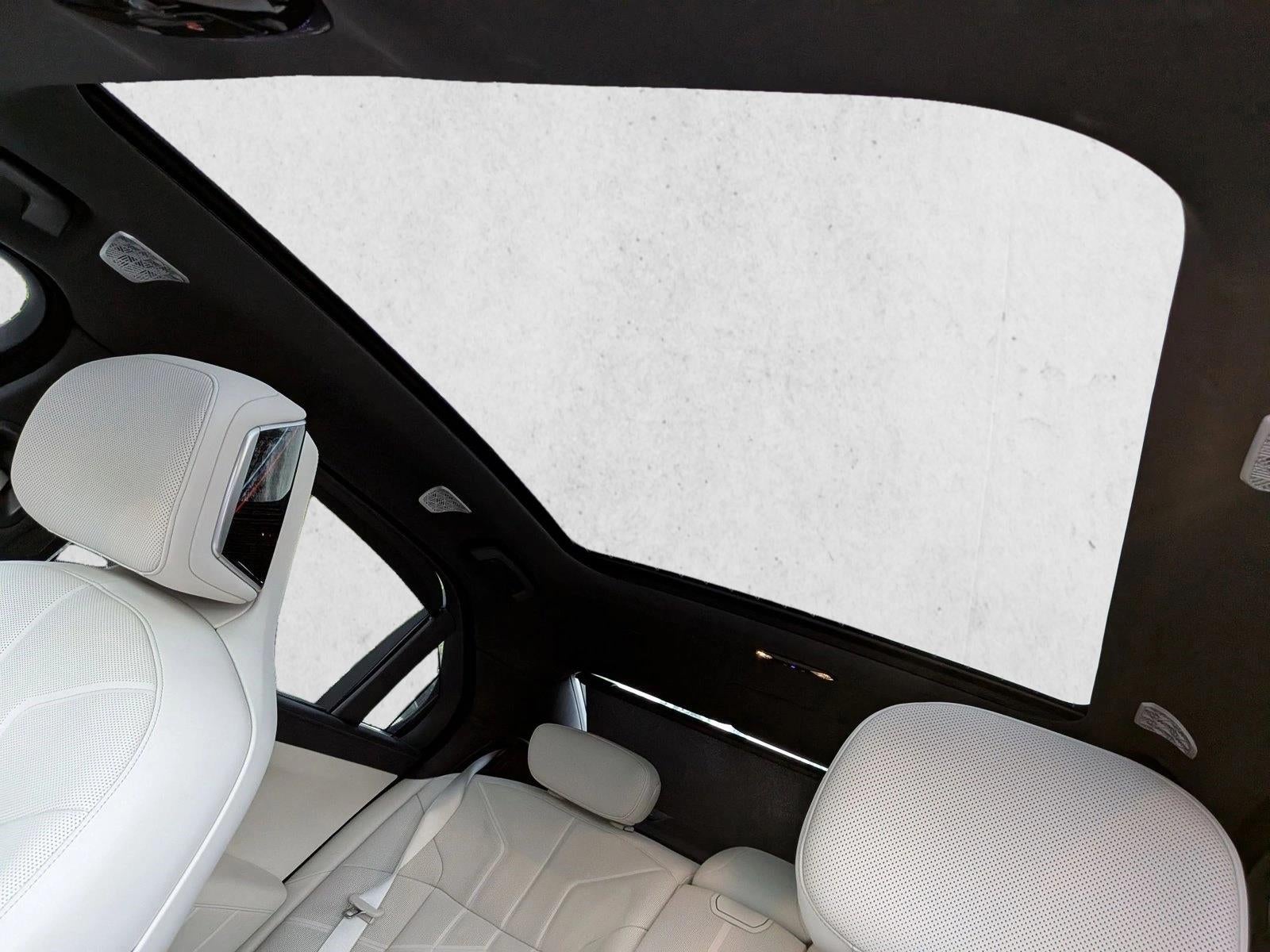 2025 BMW 740i Sedan