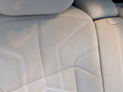 2025 BMW 740i Sedan