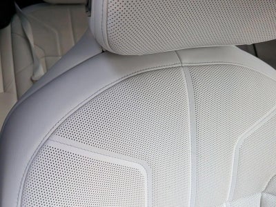 2025 BMW 740i Sedan