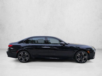 2025 BMW 740i Sedan