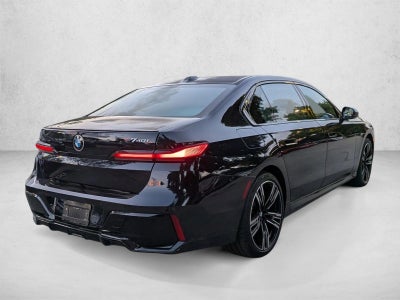2025 BMW 740i Sedan