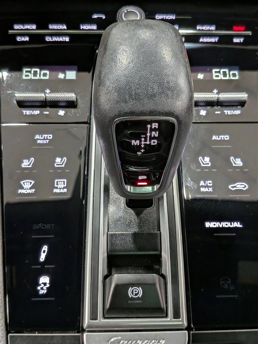 2023 Porsche Cayenne Platinum Edition E-Hybrid AWD