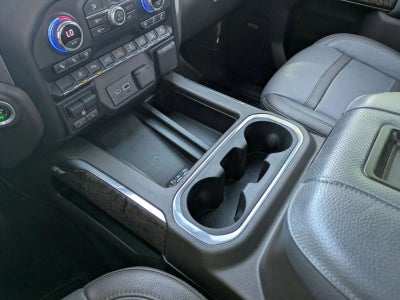 2022 GMC Sierra 3500HD Crew Cab Standard Box 4-Wheel Drive Denali