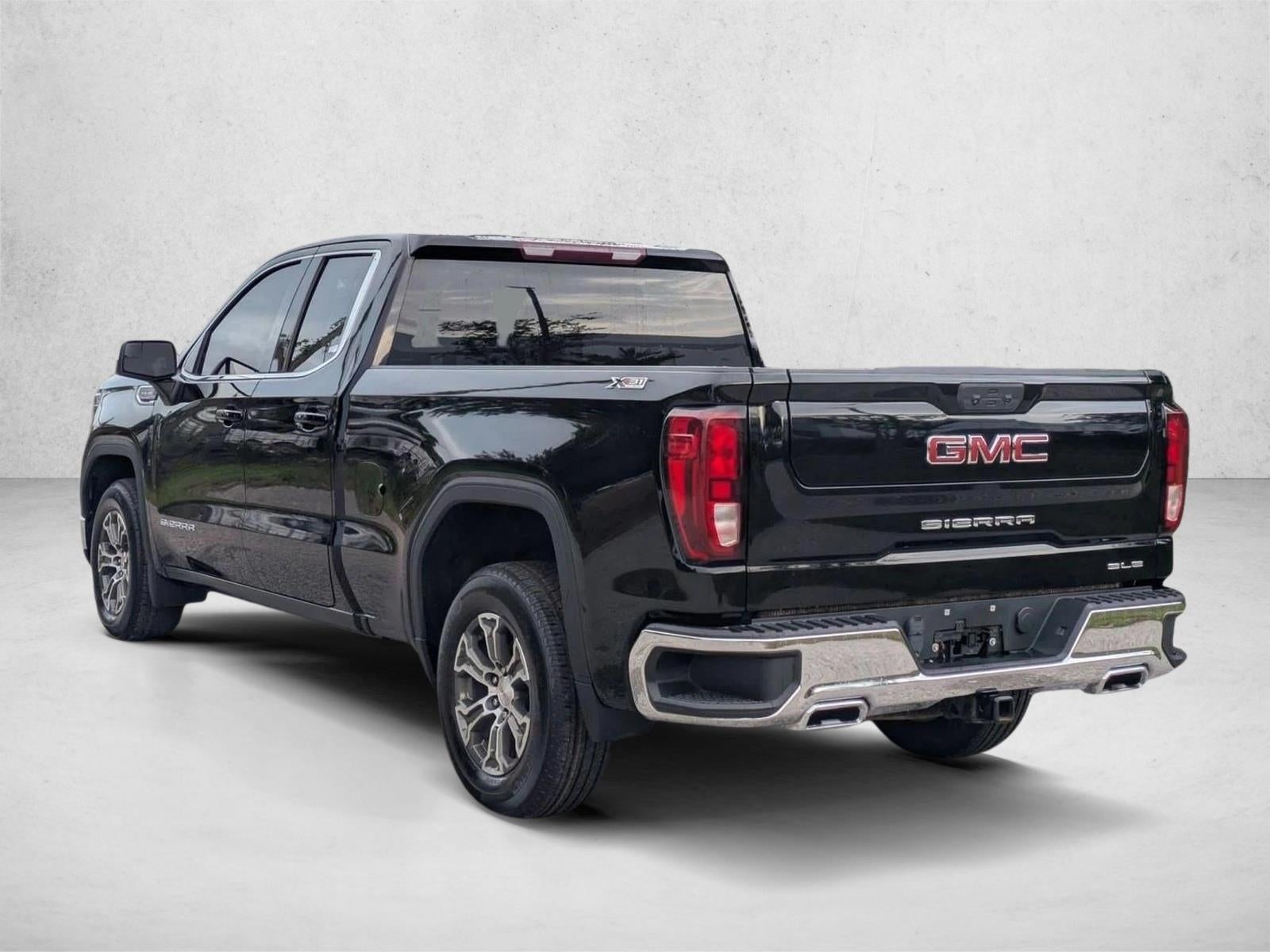 2022 GMC Sierra 1500 Double Cab Standard Box 4-Wheel Drive SLE