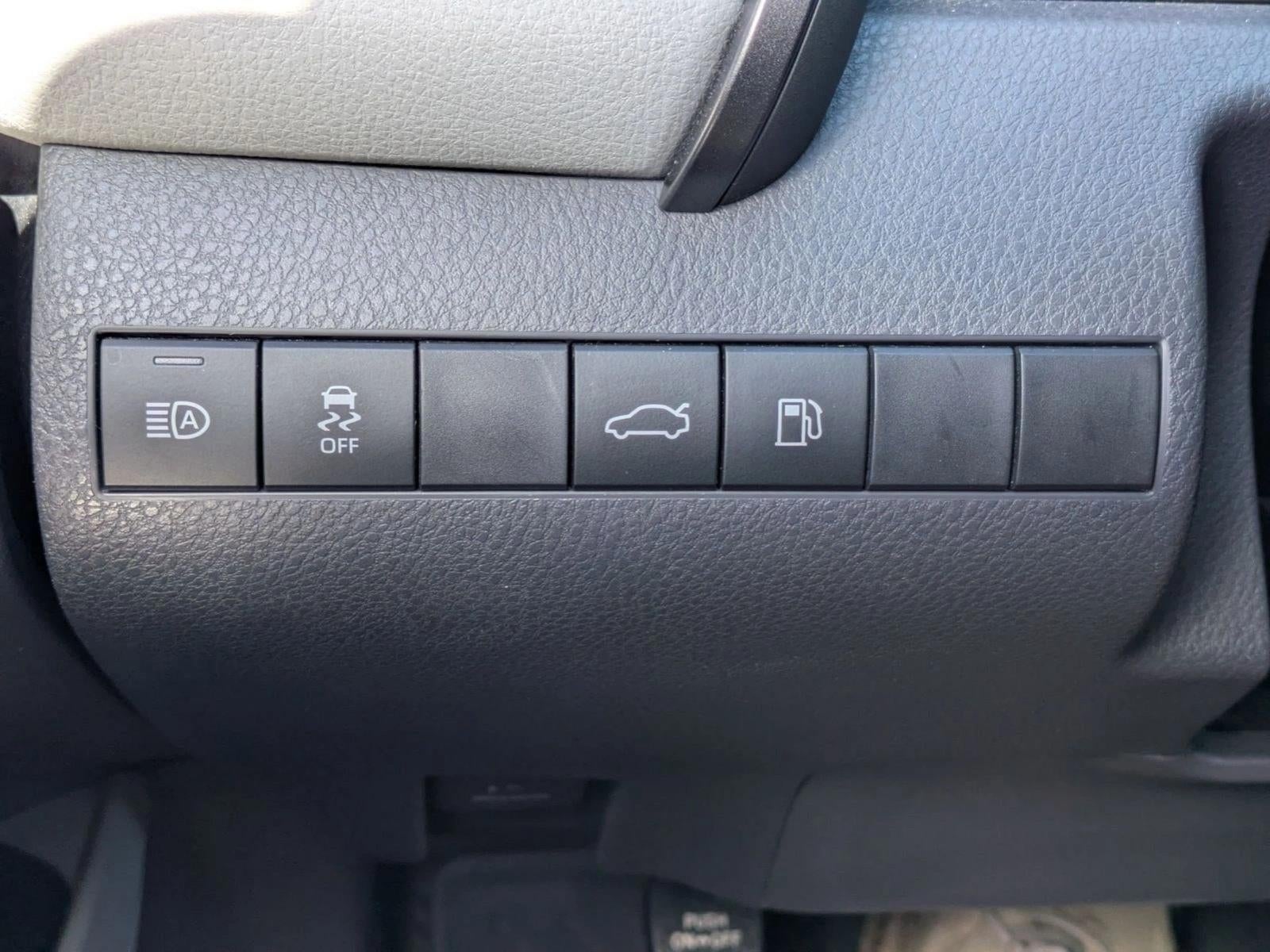 2018 Toyota Camry L Auto (Natl)